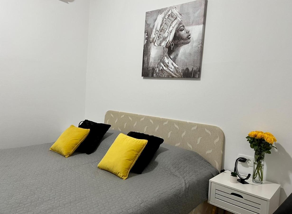 מליני Guest House Anna מראה חיצוני תמונה
