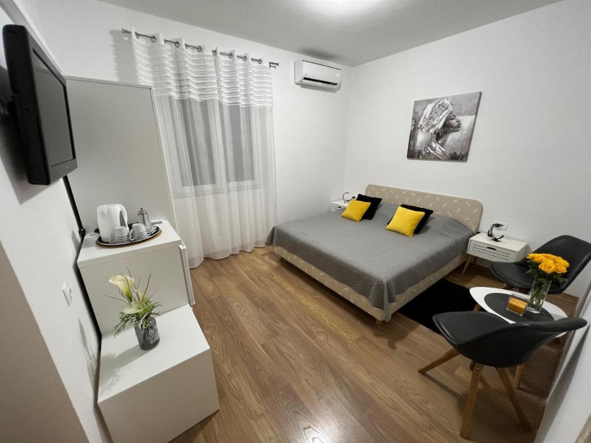 מליני Guest House Anna מראה חיצוני תמונה