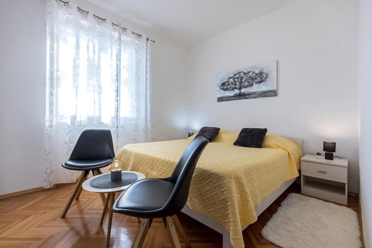 מליני Guest House Anna מראה חיצוני תמונה