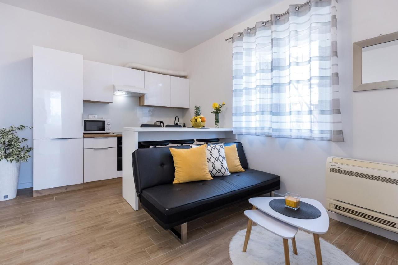 מליני Guest House Anna מראה חיצוני תמונה