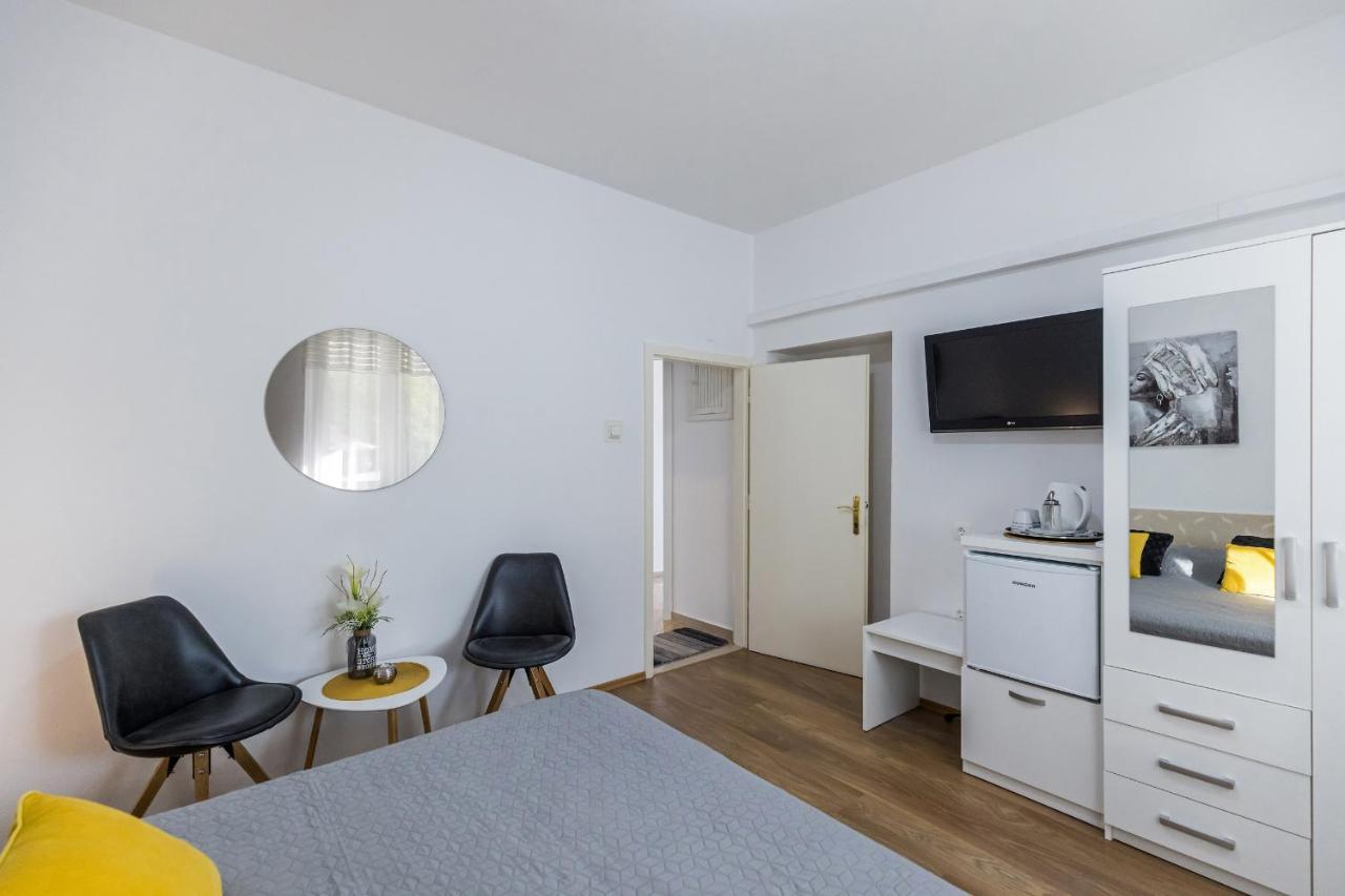 מליני Guest House Anna מראה חיצוני תמונה