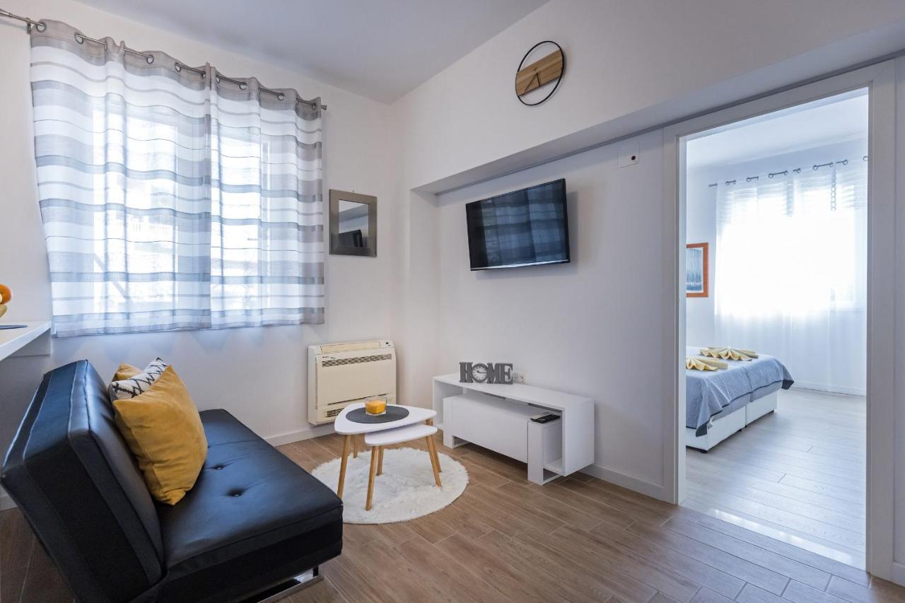 מליני Guest House Anna מראה חיצוני תמונה