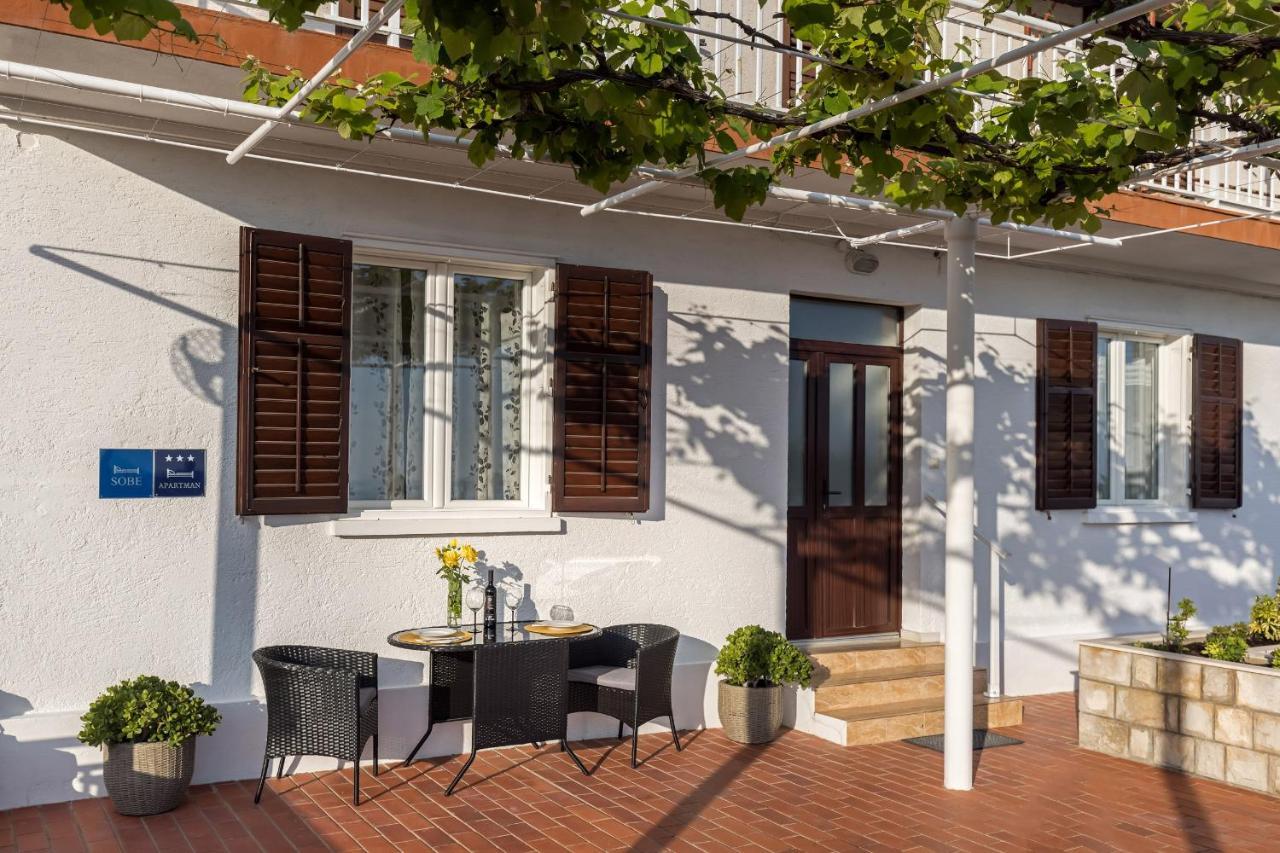 מליני Guest House Anna מראה חיצוני תמונה